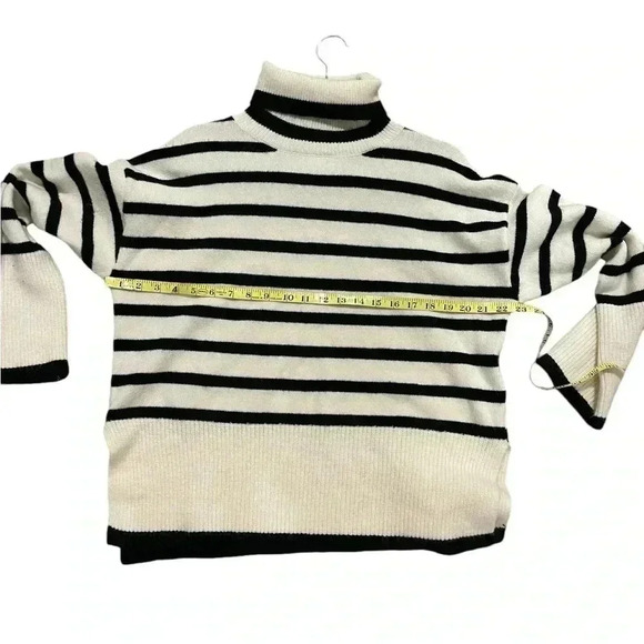 Turtleneck sweater cream and black stripe wool blend - Picture 3 of 10